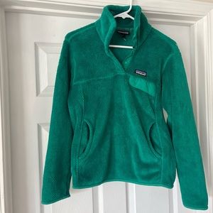 Women’s green Patagonia sweater